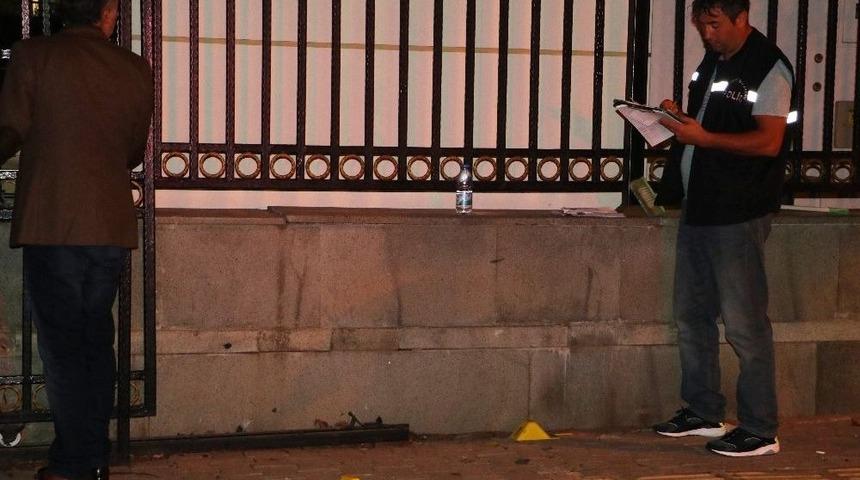 Antalya&rsquo;da Adliye &Ccedil;ıkışında Silahlı Yaralama