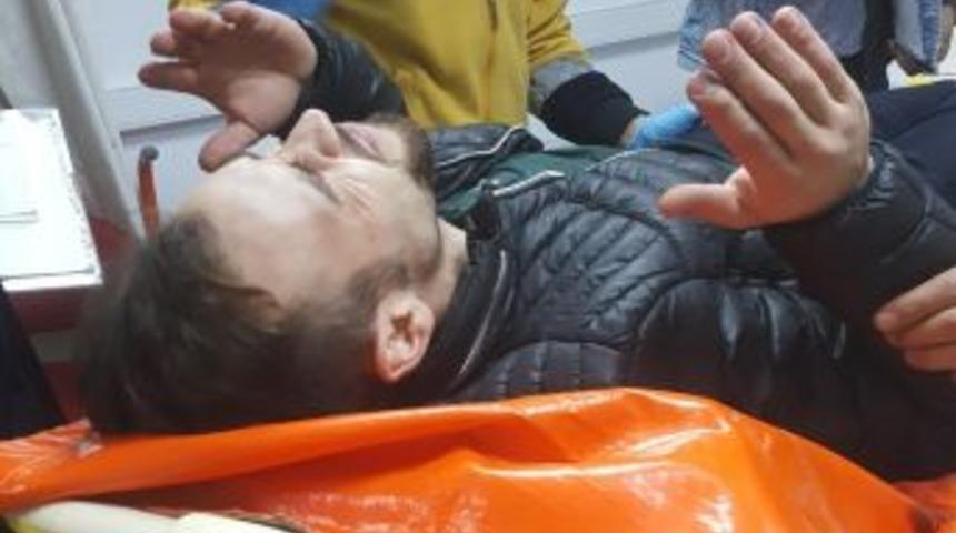 Bı&ccedil;aklı Saldırıya Uğrayan Gen&ccedil; Hastanelik Oldu