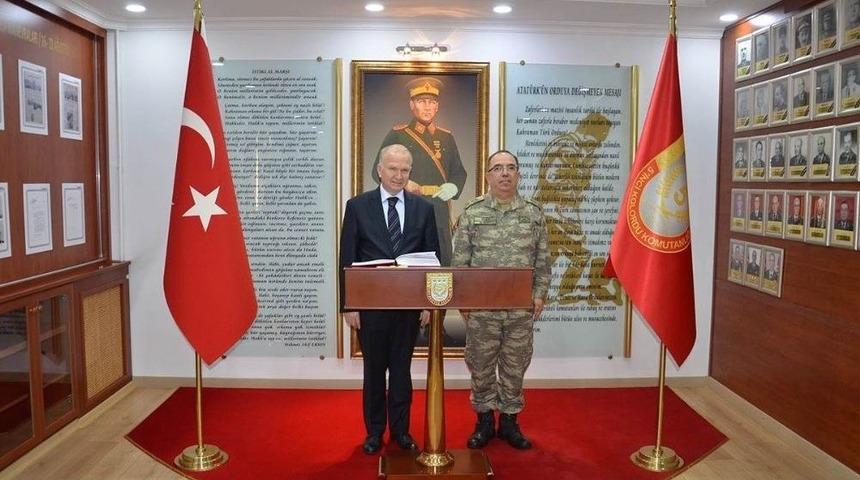 Vali Ceylan&rsquo;dan 5. Kolordu Komutanına Ziyaret