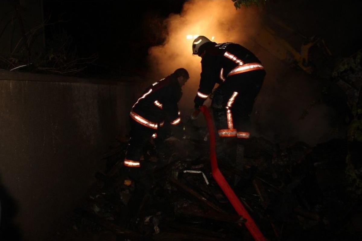 &Ouml;nce Kalorifer Kazanı Sonra T&uuml;p Patladı