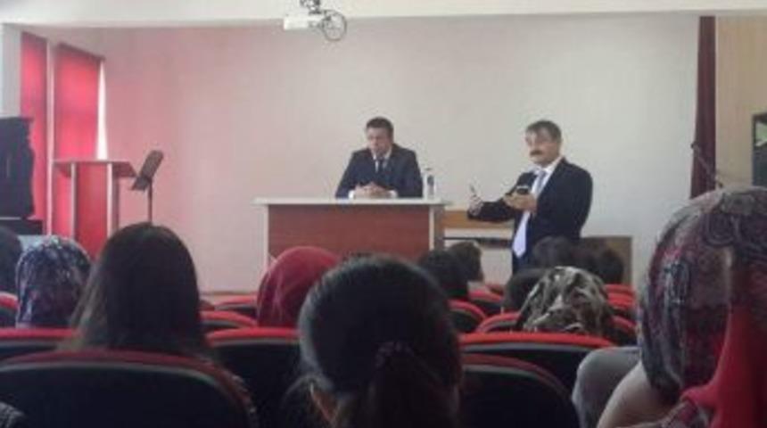 &Ccedil;avdarhisar Ortaokulu&rsquo;nda Kariyer G&uuml;nleri