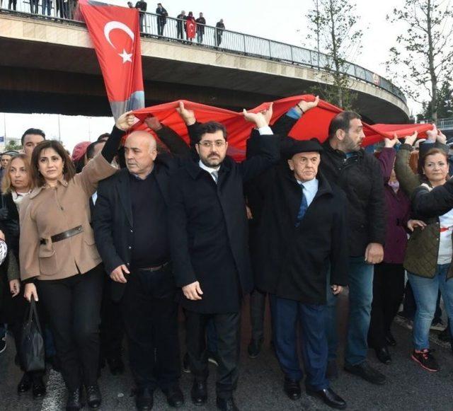 Beşiktaş’ta Bin 94 Metrelik Dev Türk Bayrağıyla Binler Dolmabahçe’ye Yürüdü