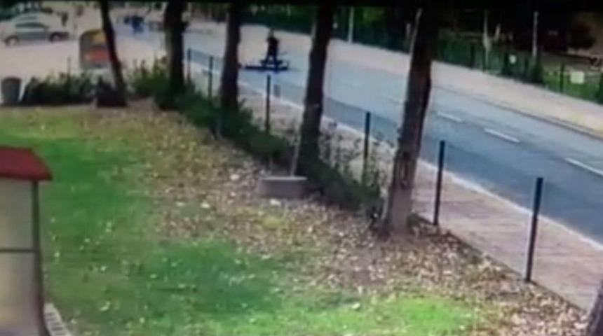 (&ouml;zel Haber) Kadın &Ouml;ğretmenin Kullandığı Otomobil Kız &Ouml;ğrenciye &Ccedil;arptı