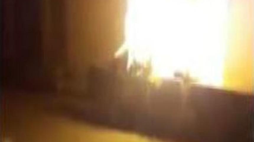 Park Halindeki Otomobil Alev Alev Yandı