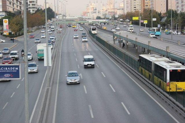 Saat 9’u 5 Geçe E-5’te Trafik Durdu