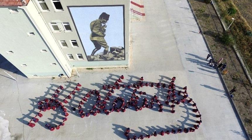 İmam Hatip &Ouml;ğrencilerinden Atat&uuml;rk Kareografisi