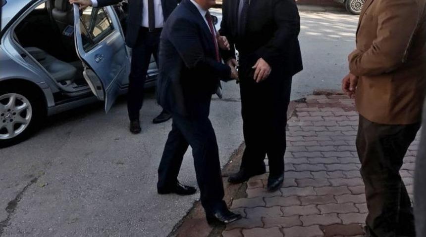 Vali Pekmez Hayvancılık &Ccedil;alışmaları Hakkında Bilgiler Aldı