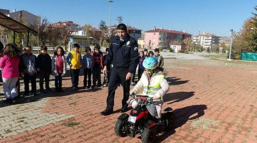 &Ouml;ğrencilere Trafik Kuralları Anlatıldı