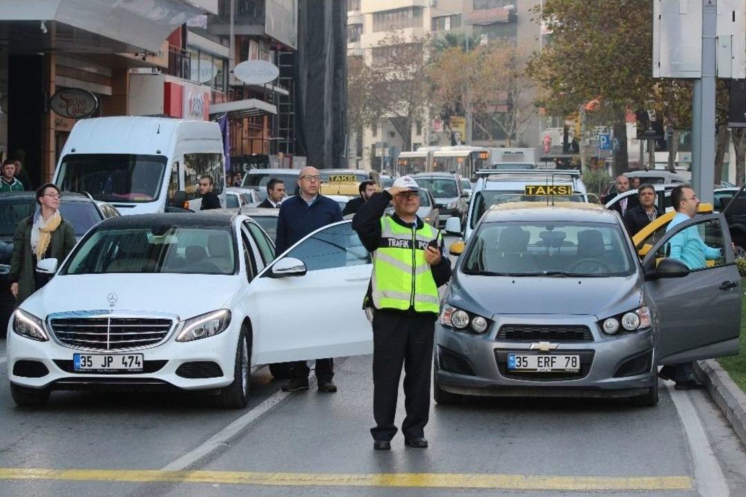 İzmir Ata&rsquo;yı Andı