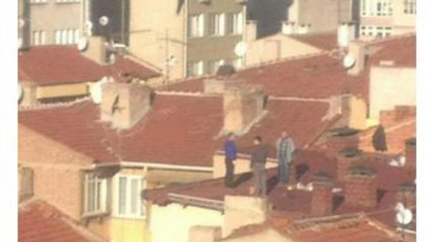 &Ccedil;atıda İşlerini Bırakıp Saygı Duruşuna Ge&ccedil;tiler