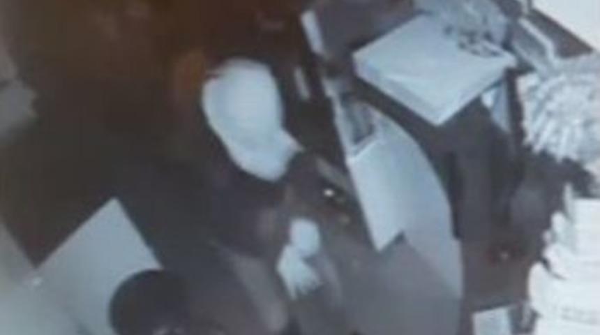 13 İş Yerini Soyan Hırsızlar G&uuml;venlik Kameraları İncelenerek Yakalandı