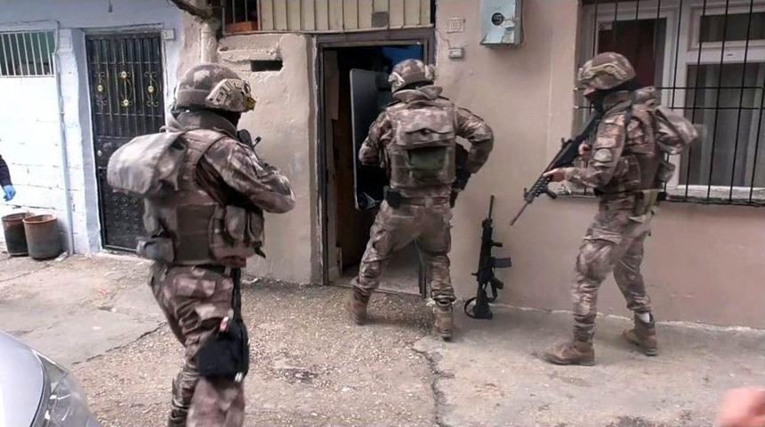 Gaziantep&rsquo;te 9 Adrese Eş Zamanlı Uyuşturucu Operasyonu: 5 G&ouml;zaltı