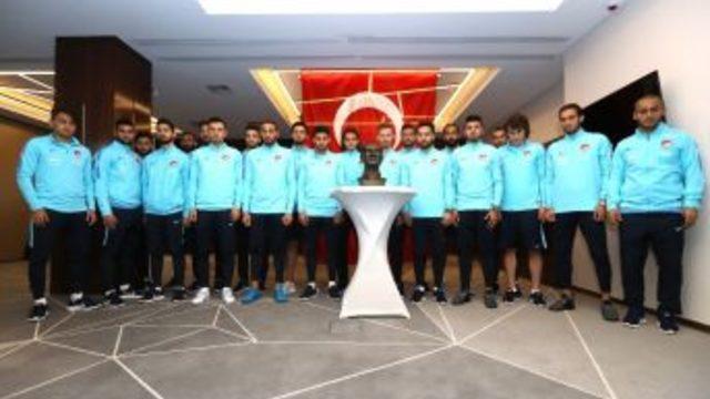 A Milli Takım, Mustafa Kemal Atatürk’ü Andı
