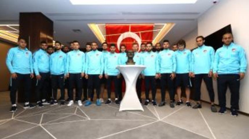 A Milli Takım, Mustafa Kemal Atat&uuml;rk&rsquo;&uuml; Andı