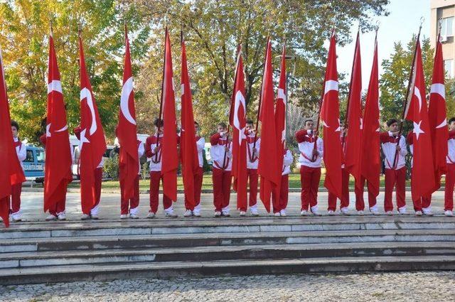 Uşak’ta 10 Kasım Atatürk’ü Anma Töreni