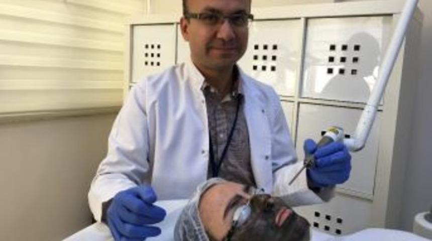 Cilt Gen&ccedil;leştirmede Kimyasal Peeling Yerine Karbon Peeling