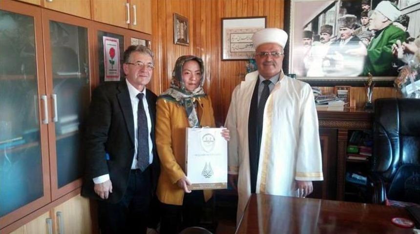 Akşehirli İş Adamıyla Evli &Ccedil;inli Gelin M&uuml;sl&uuml;man Oldu