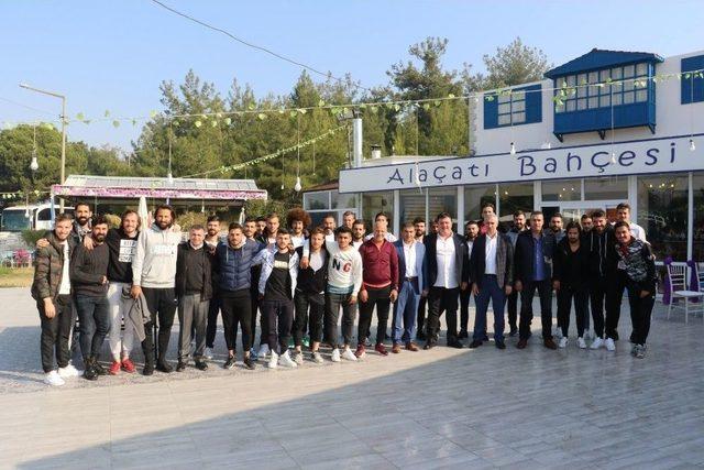 Futbolcular Masa Tenisi Oynayıp Stres Attı 2