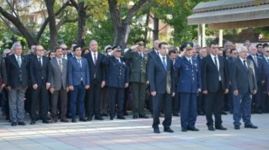 B&uuml;y&uuml;k &Ouml;nder Atat&uuml;rk&rsquo;&uuml; Anıyoruz