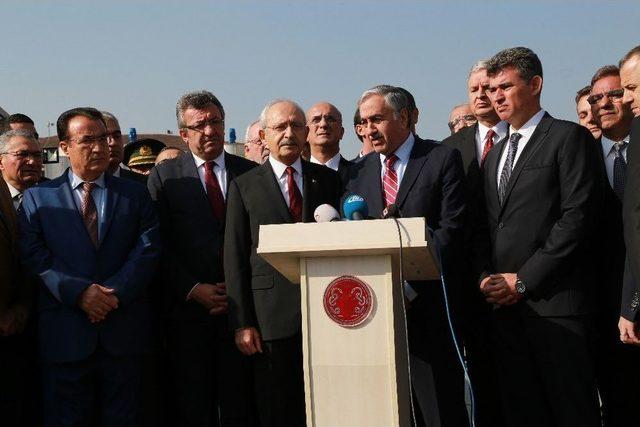 Kktc Cumhurbaşkanı Akıncı İle Kılıçdaroğlu’ndan Baykal’a Ziyaret