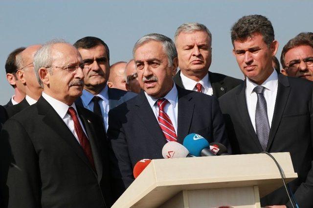 Kktc Cumhurbaşkanı Akıncı İle Kılıçdaroğlu’ndan Baykal’a Ziyaret