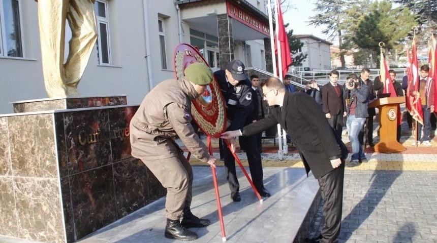 Yunak&rsquo;ta &Ouml;l&uuml;m&uuml;n&uuml;n 79. Yılında Atat&uuml;rk T&ouml;renle Anıldı