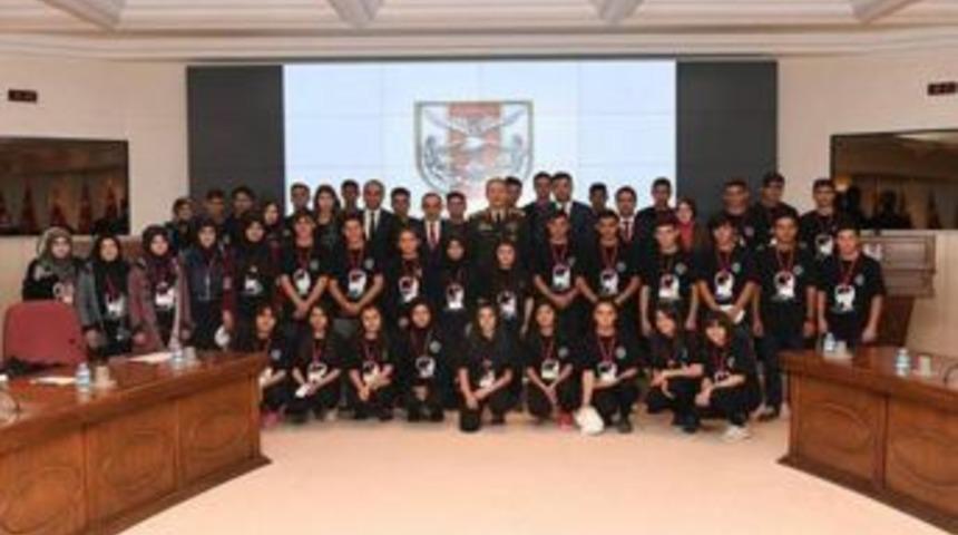 Sarıkamışlı Lise &Ouml;ğrencilerinden Genelkurmay Başkanlığına Ziyaret