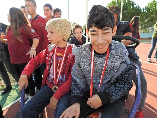 &Ouml;zel &Ccedil;ocuklar Bisiklet Sevinci Yaşadı 1