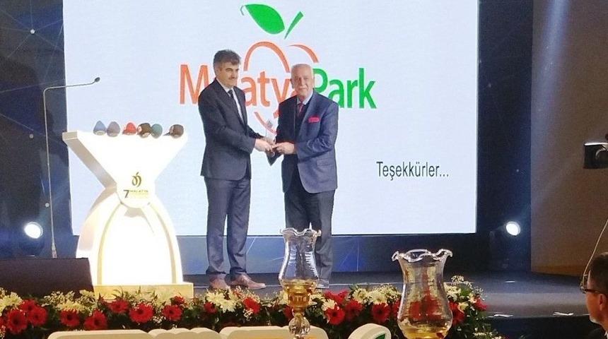 Film Festivali Sponsoru Malatya Park Plaket İle &Ouml;d&uuml;llendirildi
