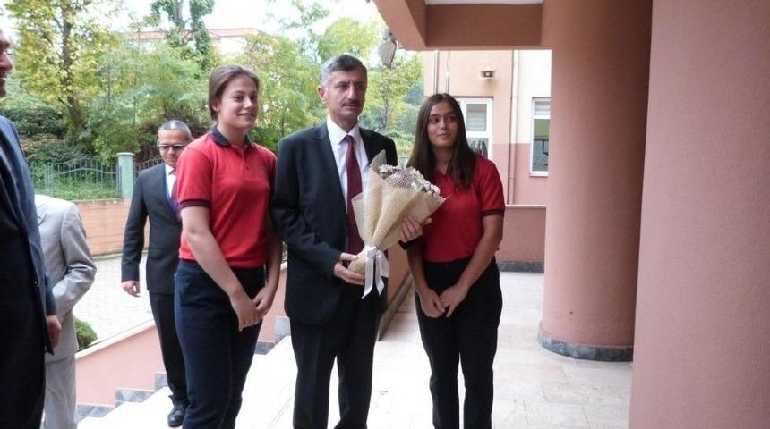 Rize&rsquo;de İngilizce &Ouml;ğreniminde En Başarılı Okul Belirlendi