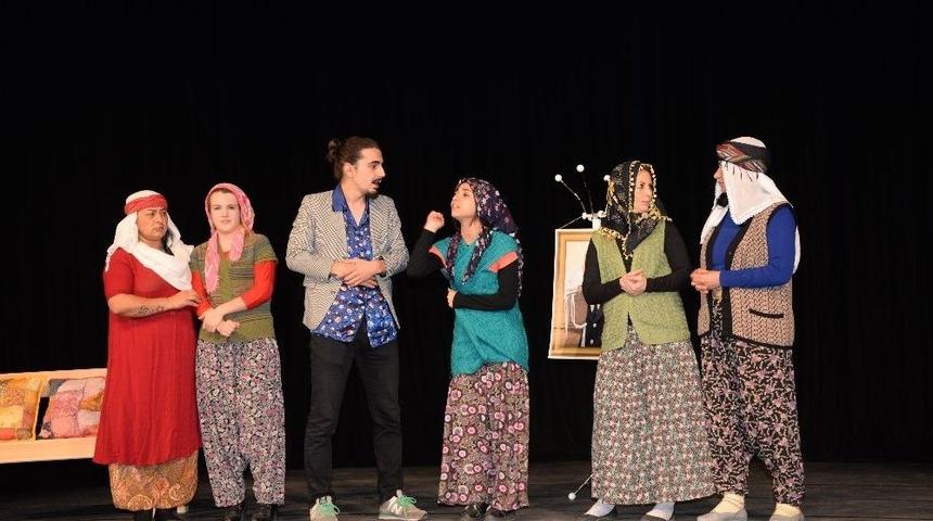 Sağlık &Ccedil;alışanları &rsquo;erkekler K&ouml;y&uuml;&rsquo; Oyunuyla Tam Not Aldı