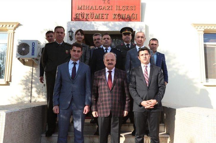 Vali Çakacak, Sarıcakaya Ve Mihalgazi İlçelerini Ziyaret Etti G3