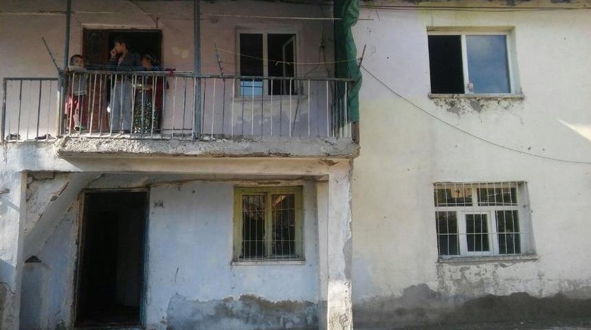 Evleri Yanan Er Ailesine Asp İl M&uuml;d&uuml;rl&uuml;ğ&uuml; Sahip &Ccedil;ıktı