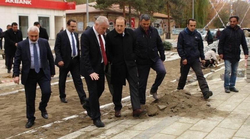 Bayburt Protokol&uuml; Cumhuriyet Caddesinde İncelemelerde Bulundu