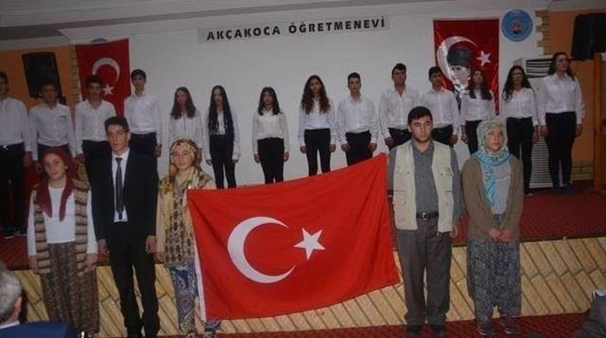 Ak&ccedil;akoca&rsquo;da 10 Kasım Etkinliklerinde &Ouml;ğrenciler G&ouml;z Doldurdu