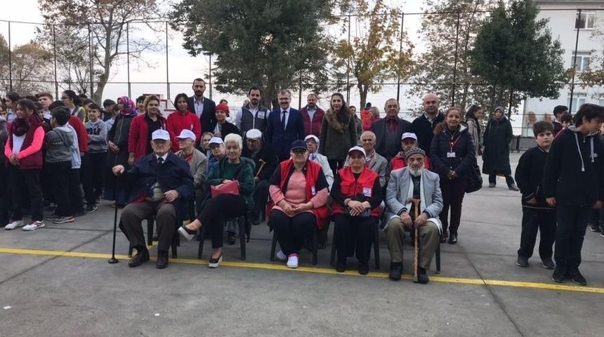 Huzurevi Sakinleri Ata&rsquo;yı Andı