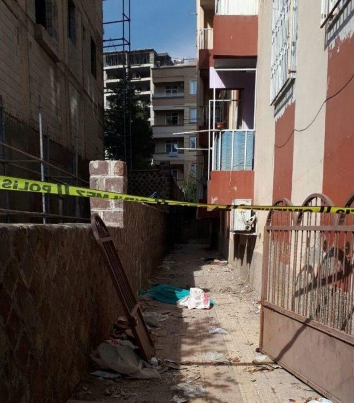 Kaynak Yaparken 4. Kattan Düşüp Öldü G3