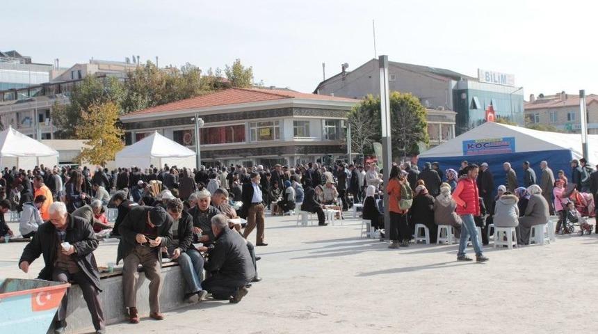 Her Ayın İlk Cuma G&uuml;n&uuml; Verilen &lsquo;ahi Pilavı&rsquo;na Yoğun İlgi