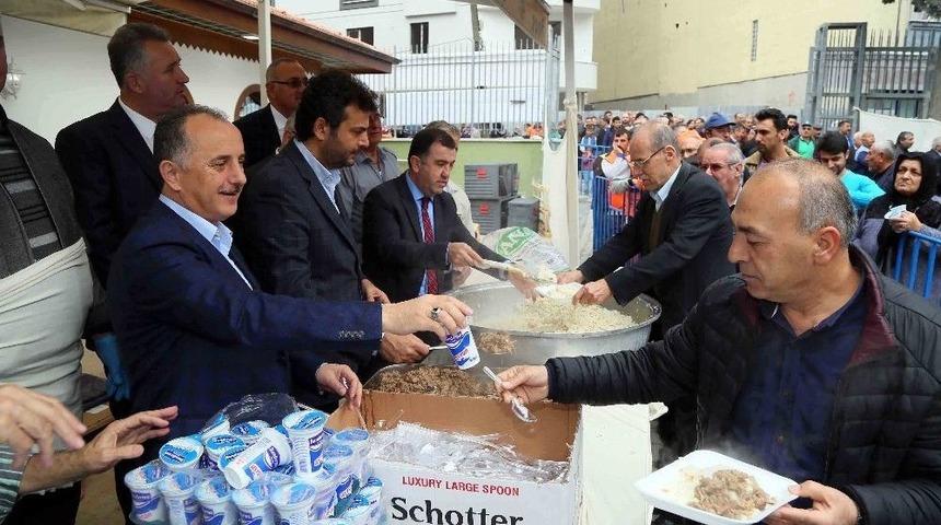 Bağcılar&rsquo;da Yaşayan Selanikliler &lsquo;t&uuml;rbe Dede Pilavı&rsquo;nda Buluştu