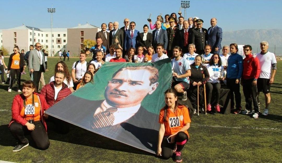 25&rsquo;inci Atat&uuml;rk Yol Koşusu Yapıldı