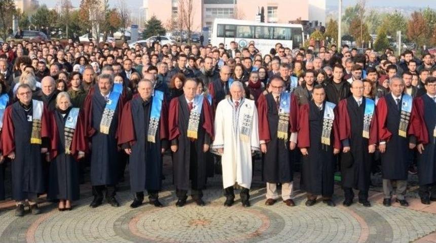 Atat&uuml;rk Esog&uuml;&rsquo;de De Anıldı