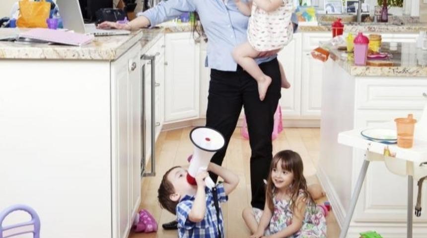 Siz Başka İşle Meşgulken &Ccedil;ocuğunuzu Eğlendirecek 7 Basit Y&ouml;ntem!