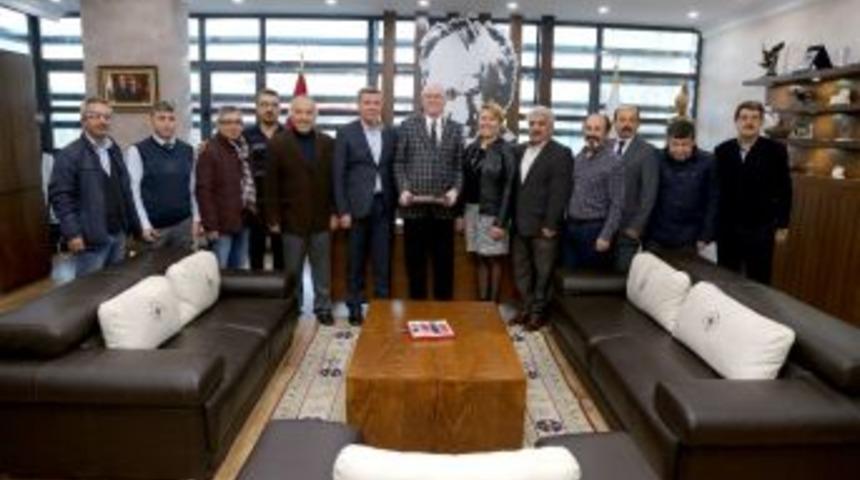 Sivrihisar Sosyal K&uuml;lt&uuml;r Ve Dayanışma Derneği&rsquo;nden Başkan Kurt&rsquo;u Ziyaret