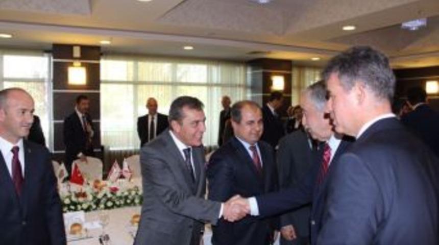 Ahmet Atam: Atat&uuml;rk B&uuml;y&uuml;k Bir Devrimciydi