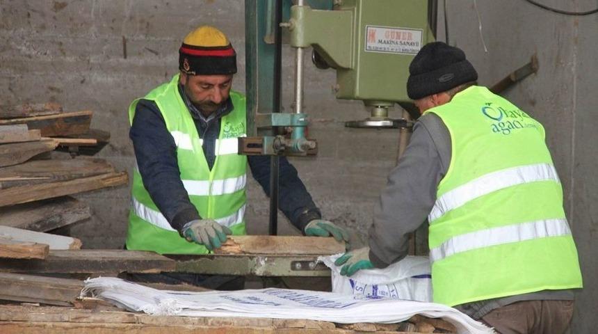 İhtiya&ccedil; Sahiplerine Odun Yardımı Yapılacak