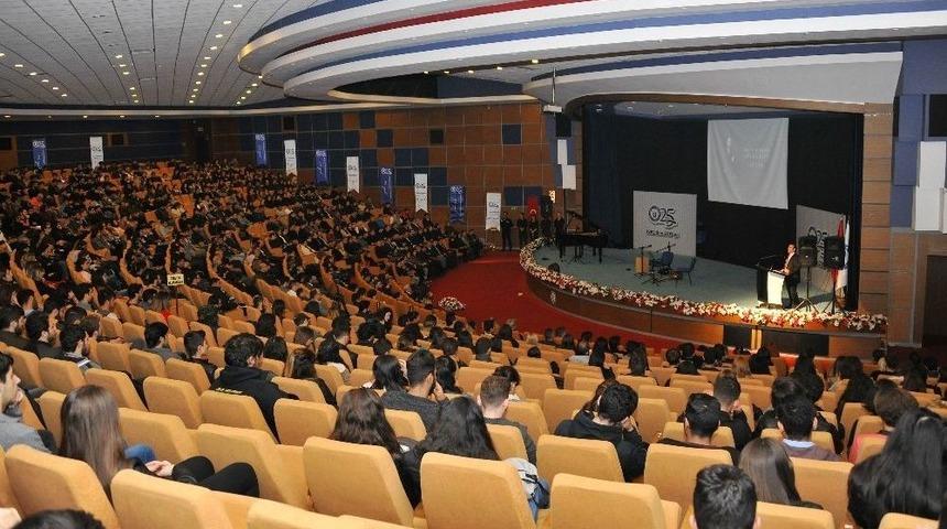 Prof. Dr. T&ouml;r&uuml;n, Atat&uuml;rk&rsquo;&uuml;n D&uuml;nya Barışına Yaptığı Katkıları Anlattı