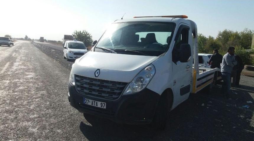 Ak&ccedil;akale&rsquo;de Trafik Kazası: 4 Yaralı