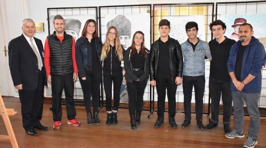 Lise &Ouml;ğrencilerinden &ldquo;atat&uuml;rk&rsquo;e Saygı&rdquo; Resim Sergisi