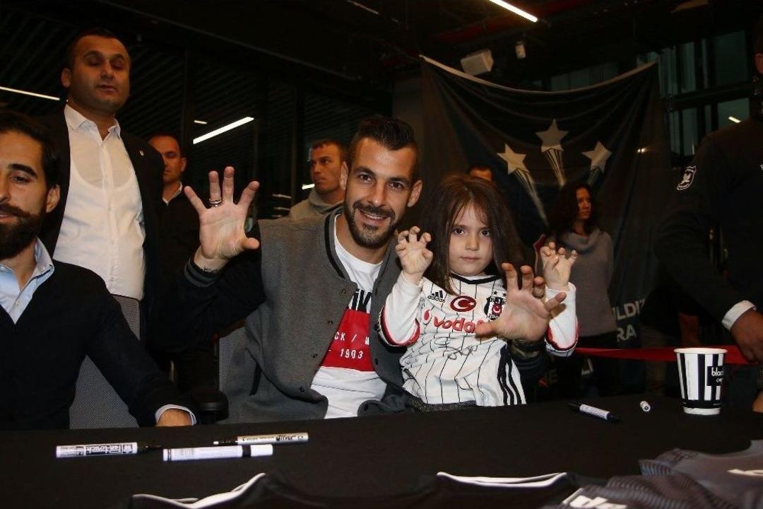 Negredo, Taraftarlarla Buluştu