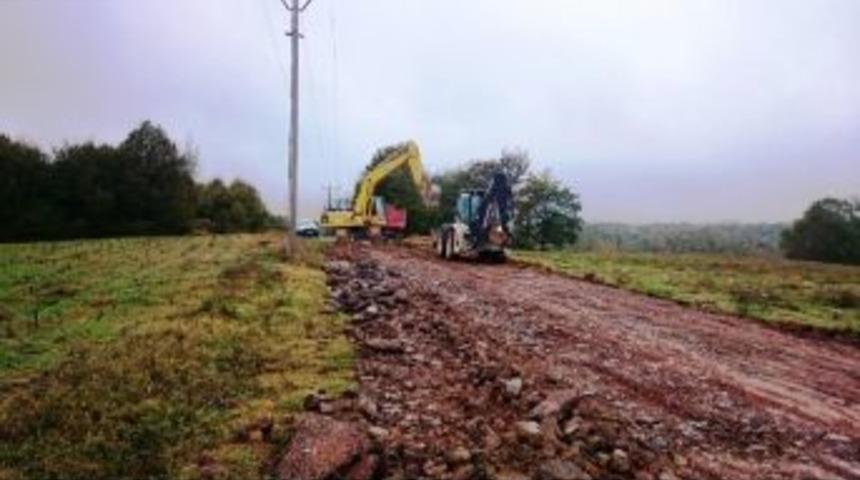 İzmit&rsquo;in K&ouml;y Yolları Yenileniyor